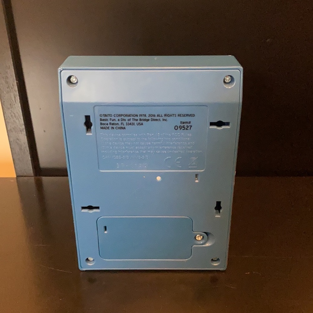 Space Invaders Arcade Replica Handheld Game - Picture 5 of 6